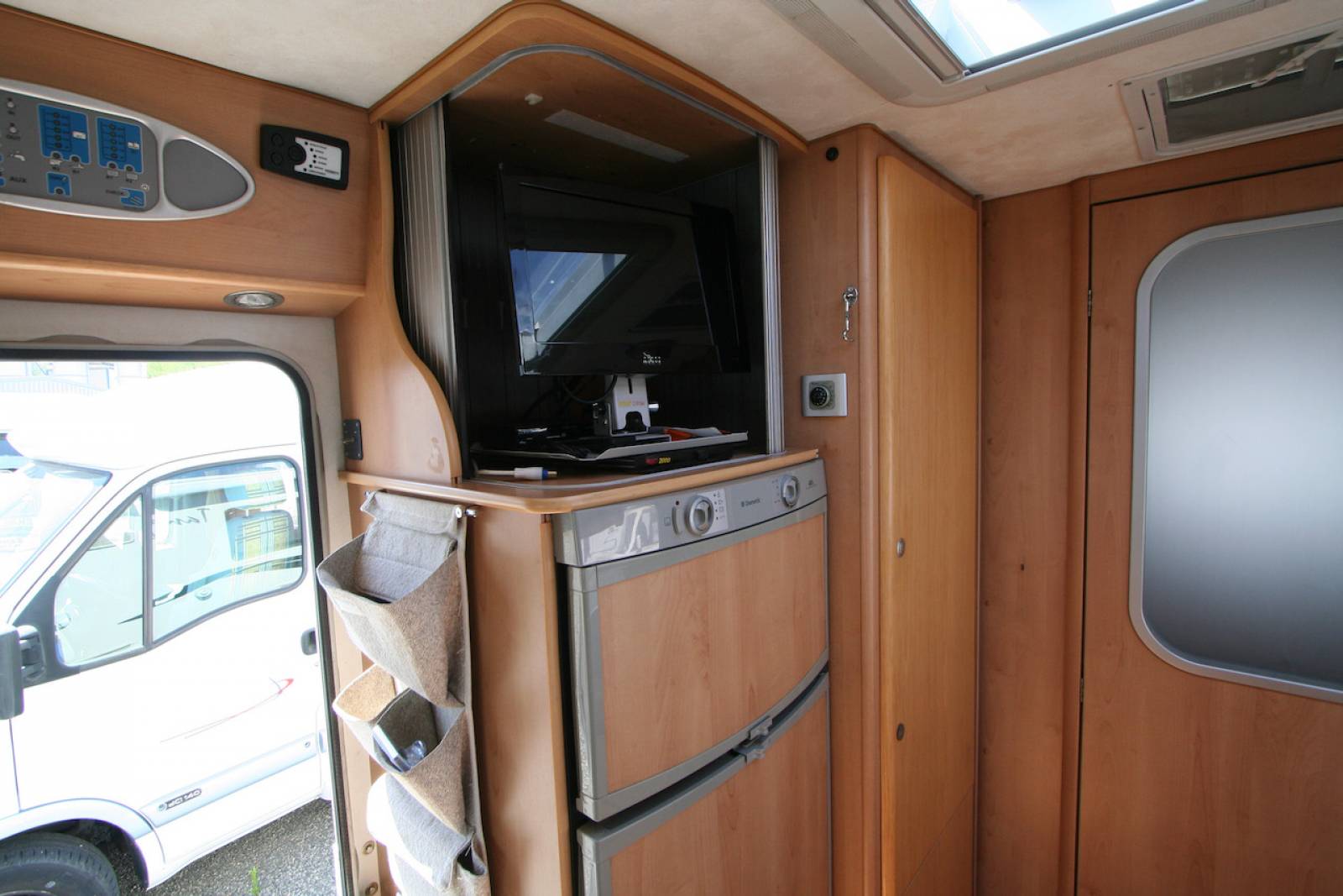 Vend Camping-car profilé occasion, lit sur soute, 5 places carte grise, 4 couchages, Mc Louis Tandy 670 G, à Roques, proche de Toulouse (31)