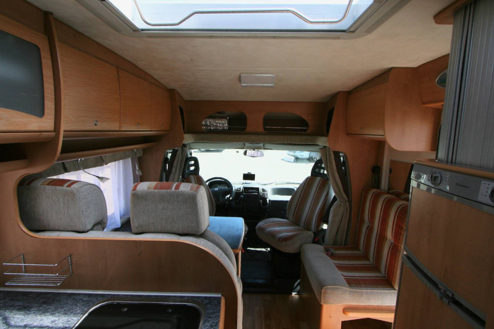 Achat Camping-car profilé occasion, lit sur soute, 5 places carte grise, 4 couchages, Mc Louis Tandy 670 G, à Roques, proche de Toulouse (31)