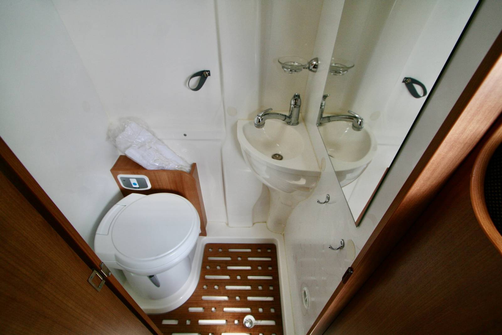 Achat Fourgon aménagé occasion, 4 places, 3 couchages, moins de 6 m, Campérêve 641, à Roques proche Toulouse (31)