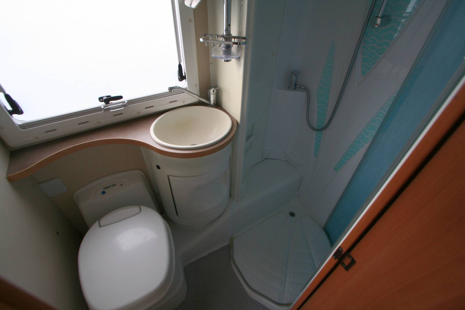 Vente Camping-car profilé d’occasion, grande soute, lit sur soute électrique, Challenger Mageo 115, à Roques proche de Toulouse (31)