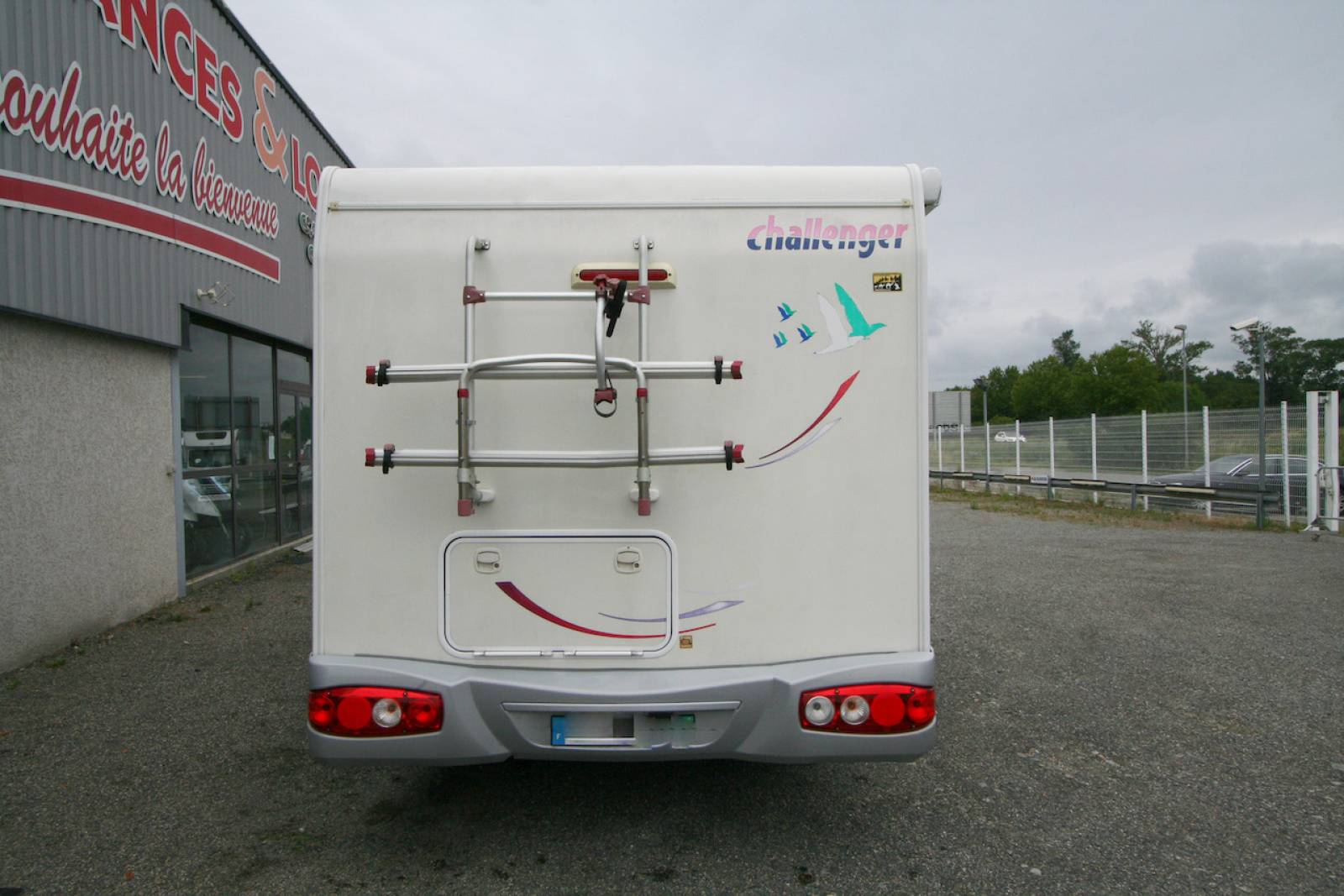 Camping-car profilé occasion, les dimensions d'un fourgon aménagé, 2 couchages, Challenger Genesis 32, à Roques, proche de Toulouse (31)