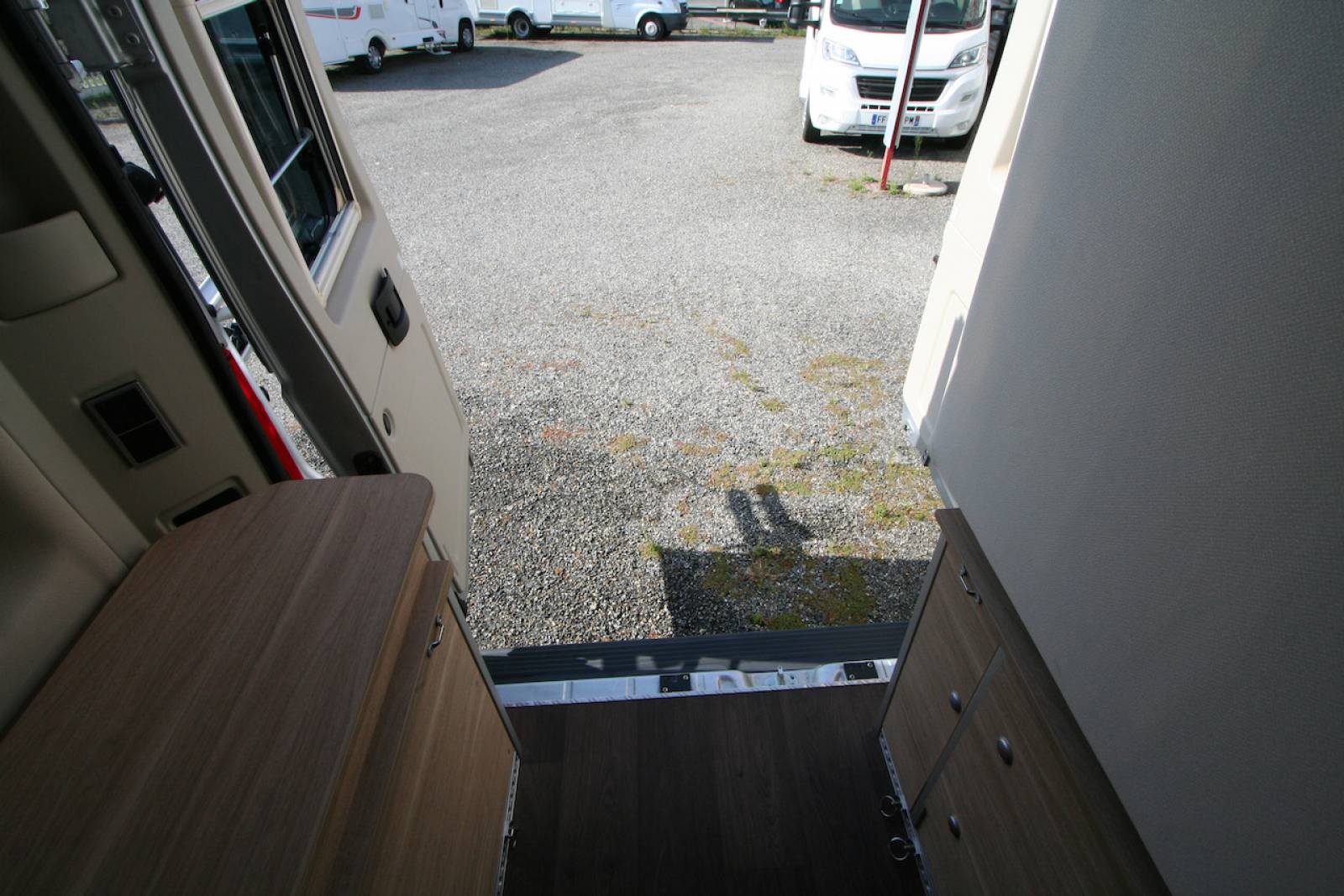 Achat Fourgon aménagé occasion, CrossOver, récent, moins de 6 m, 2 couchages, Hymercar Grand Canyon option CrossOver, à Roques, proche de Toulouse (31)