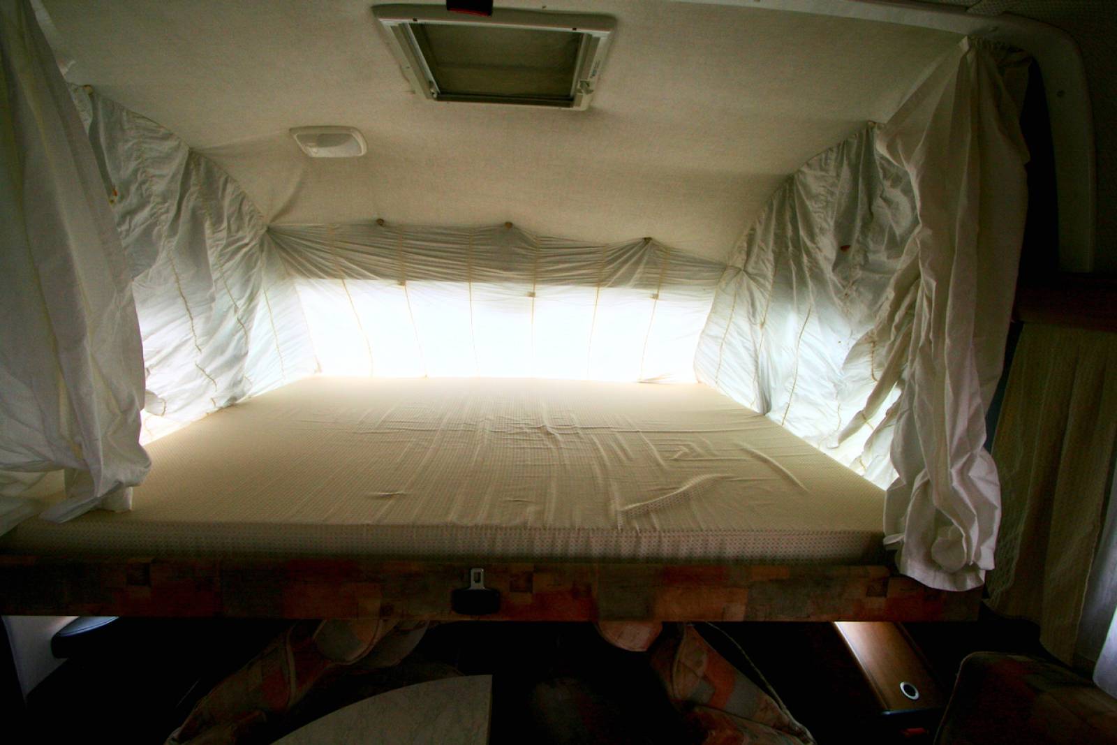 Camping-car intégral occasion, Mercedes, 4 places, 4 couchages, Esterel Manhantan 21 L, à Roques proche de Toulouse 31