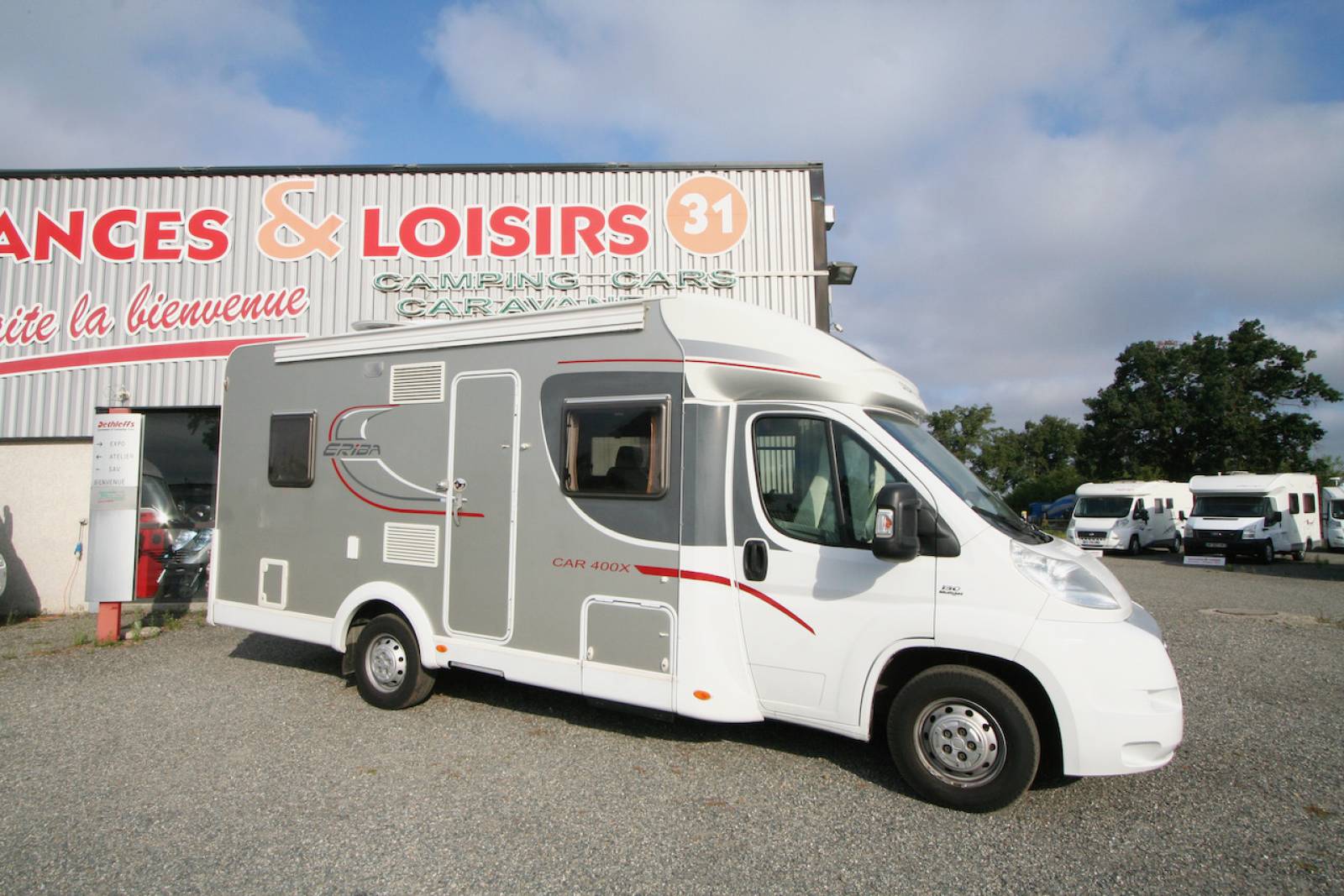 Camping-car profilé d’occasion, lit à la française, lit de pavillon, moins de 7 m, Eriba Car 400 X, à Roques, proche de Toulouse 31.