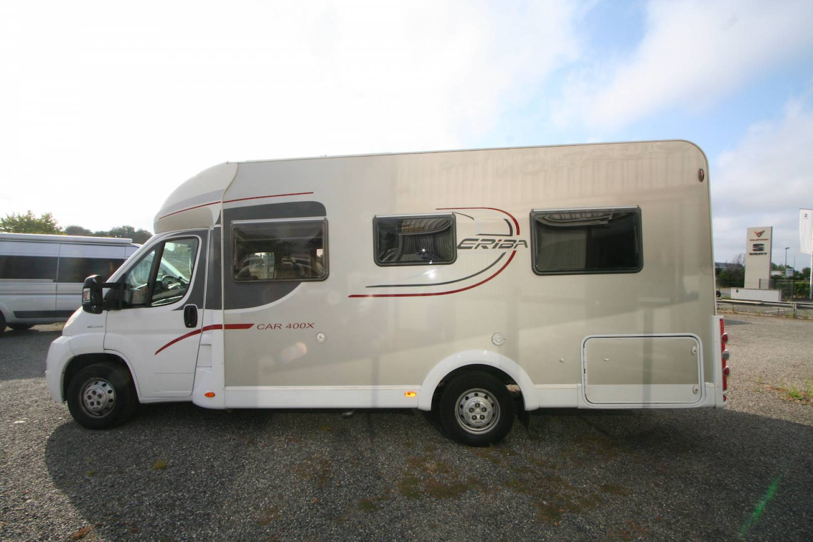 Achat Camping-car profilé d’occasion, lit à la française, lit de pavillon, moins de 7 m, Eriba Car 400 X, à Roques, proche de Toulouse 31.