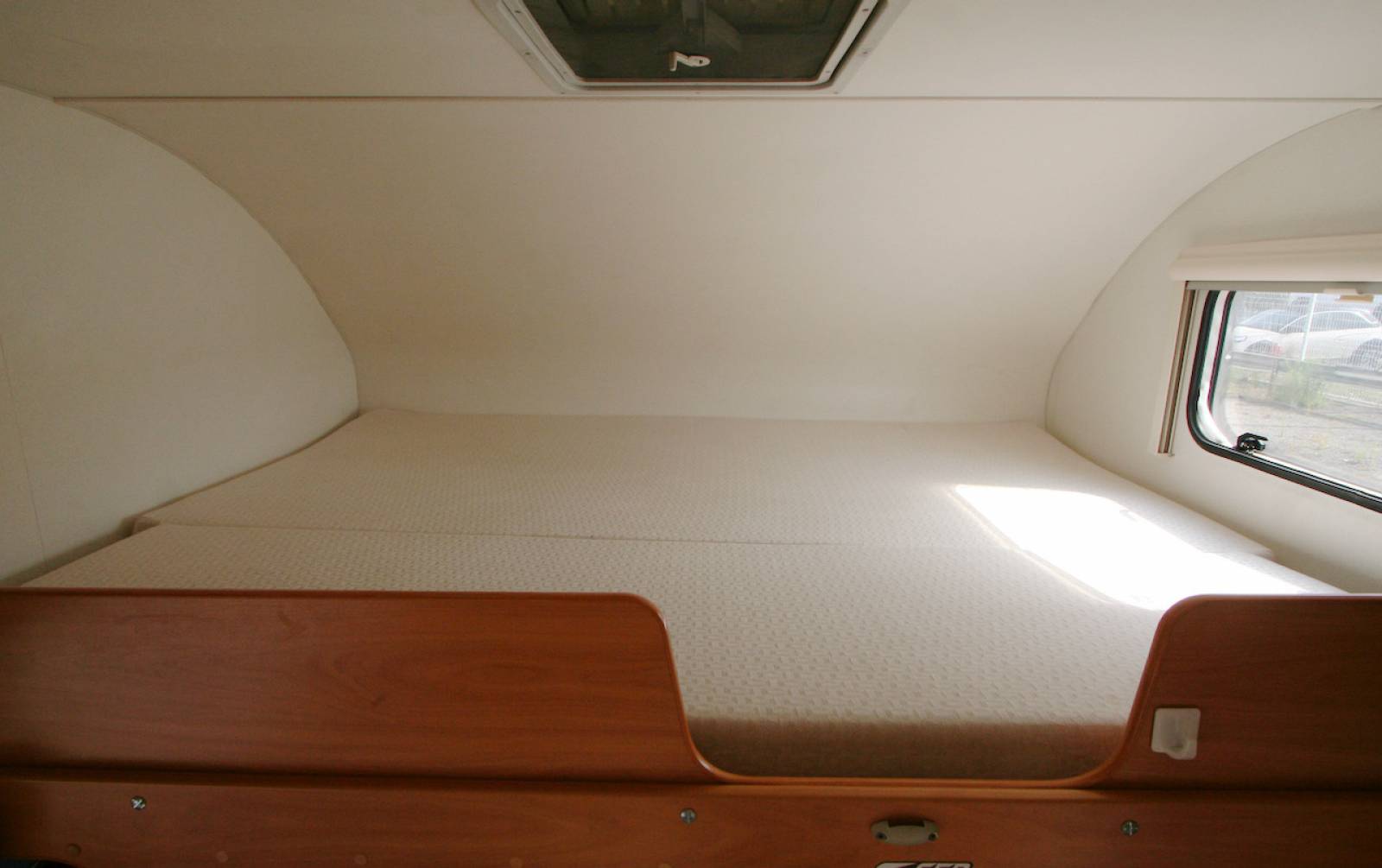 Achat Camping-car capucine occasion, 5 places carte grise, 6 couchages, Challenger Genesis 47, à Roques proche de Toulouse (31)