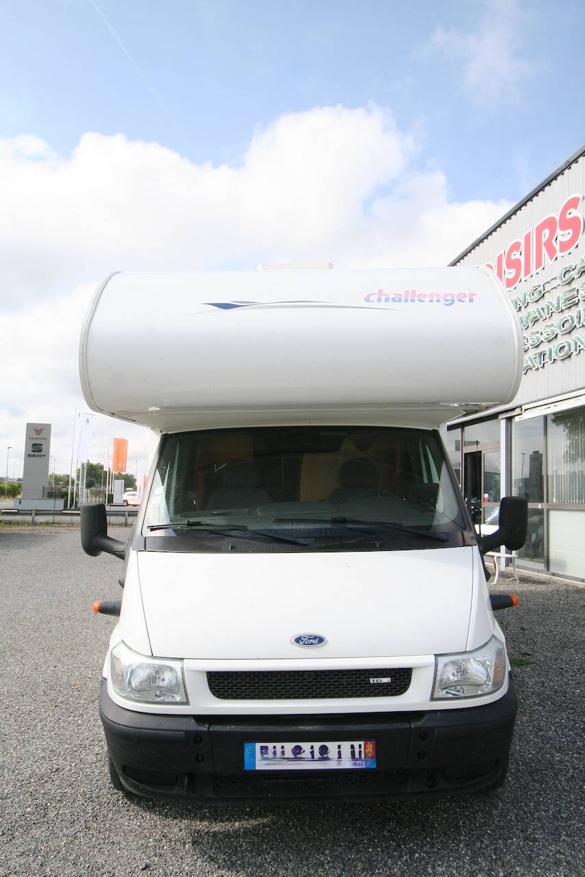 Vend Camping-car capucine occasion, 5 places carte grise, 6 couchages, Challenger Genesis 47, à Roques proche de Toulouse (31)
