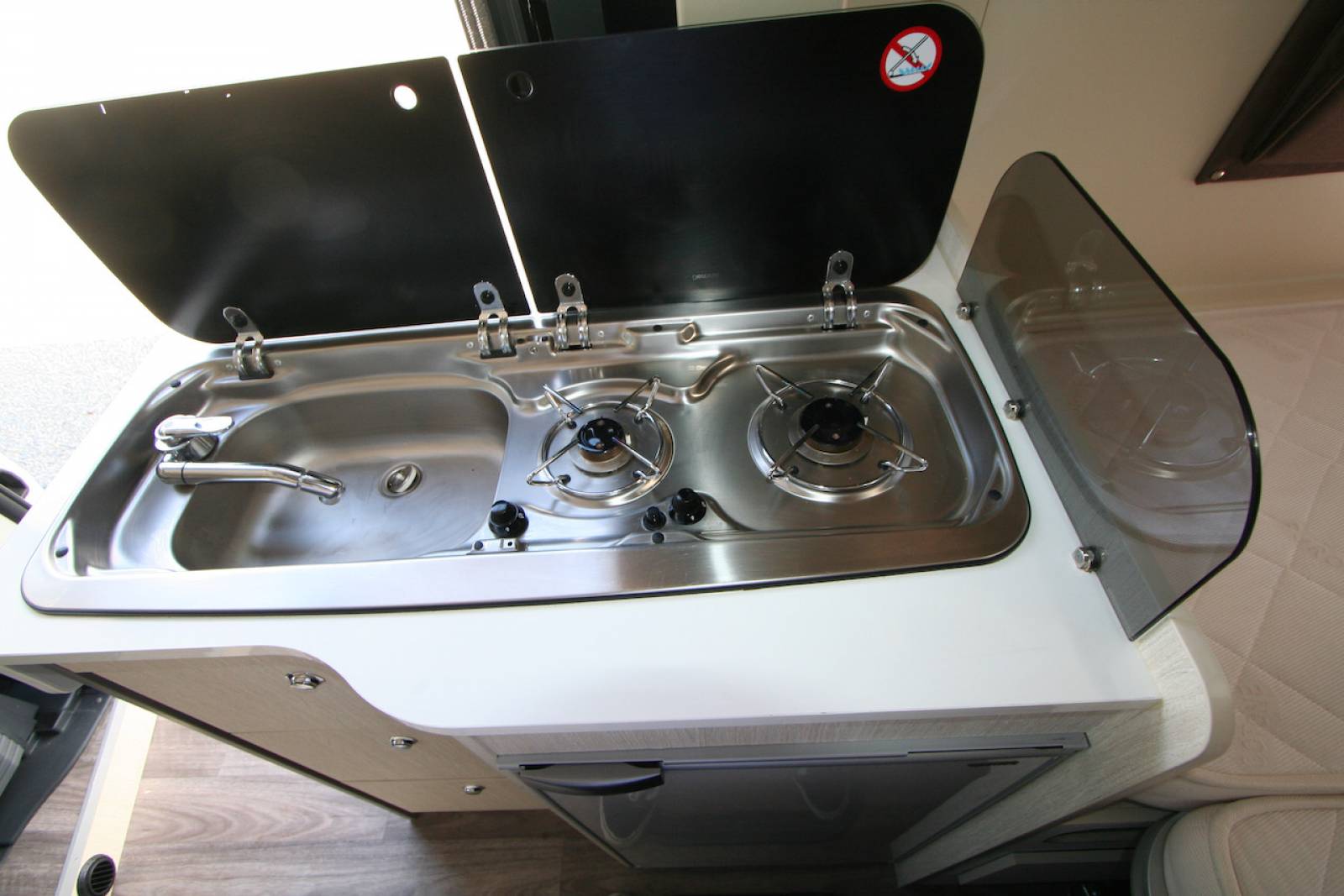 Vend Fourgon aménagé occasion, moins de 6 m, 2 couchages, Challenger Vany 114 SCS Start, à Roques proche de Toulouse (Midi-Pyrénées)