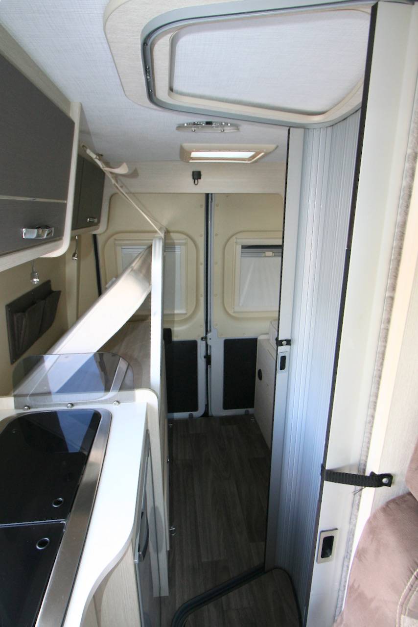 Vend Fourgon aménagé occasion, moins de 6 m, 2 couchages, Challenger Vany 114 SCS Start, à Roques proche de Toulouse (Midi-Pyrénées)