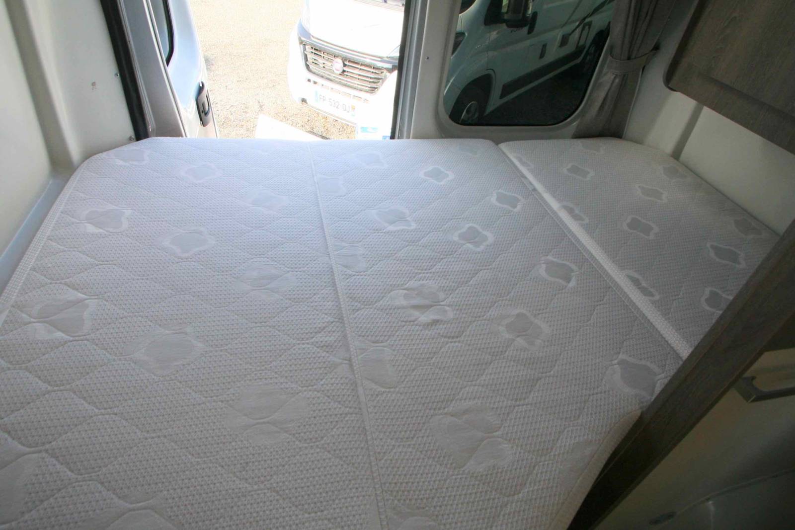 Fourgon d'occasion, 2 places, 3 couchages, moins de 6 m, Ranger 540, chez Vacances et Loisirs à Roques, proche de Toulouse (31)