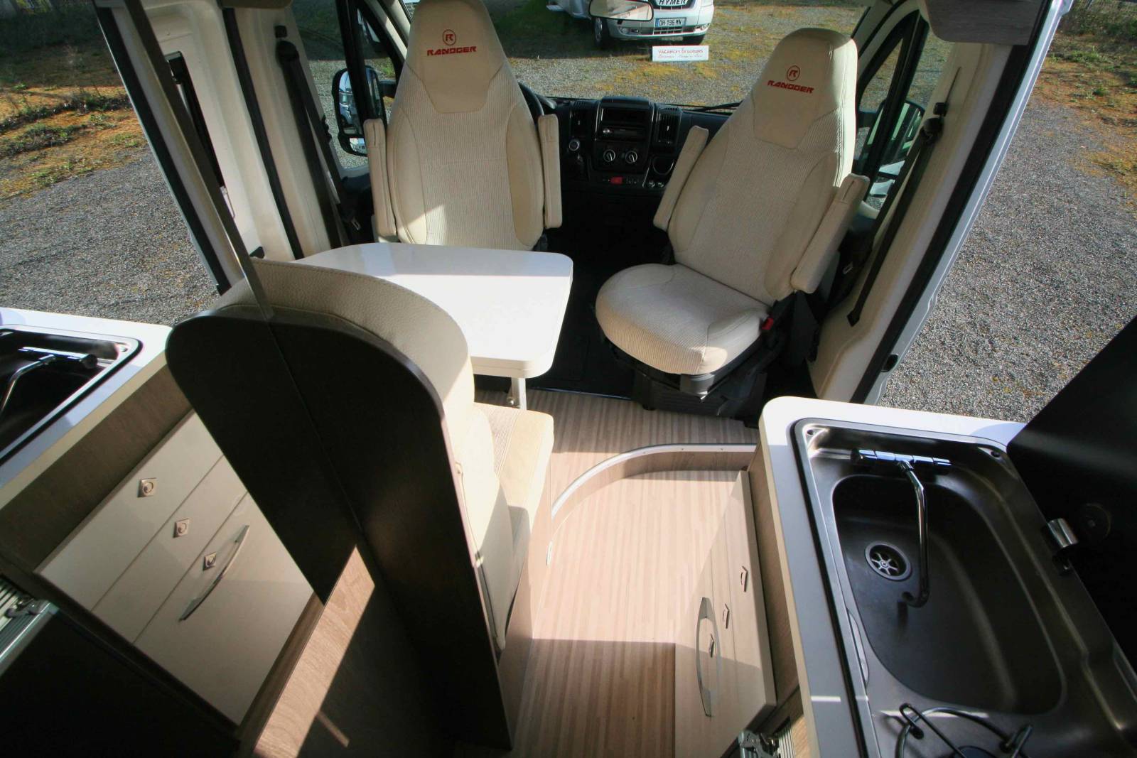 Achat Fourgon d'occasion, 2 places, 3 couchages, moins de 6 m, Ranger 540, chez Vacances et Loisirs à Roques, proche de Toulouse (31)