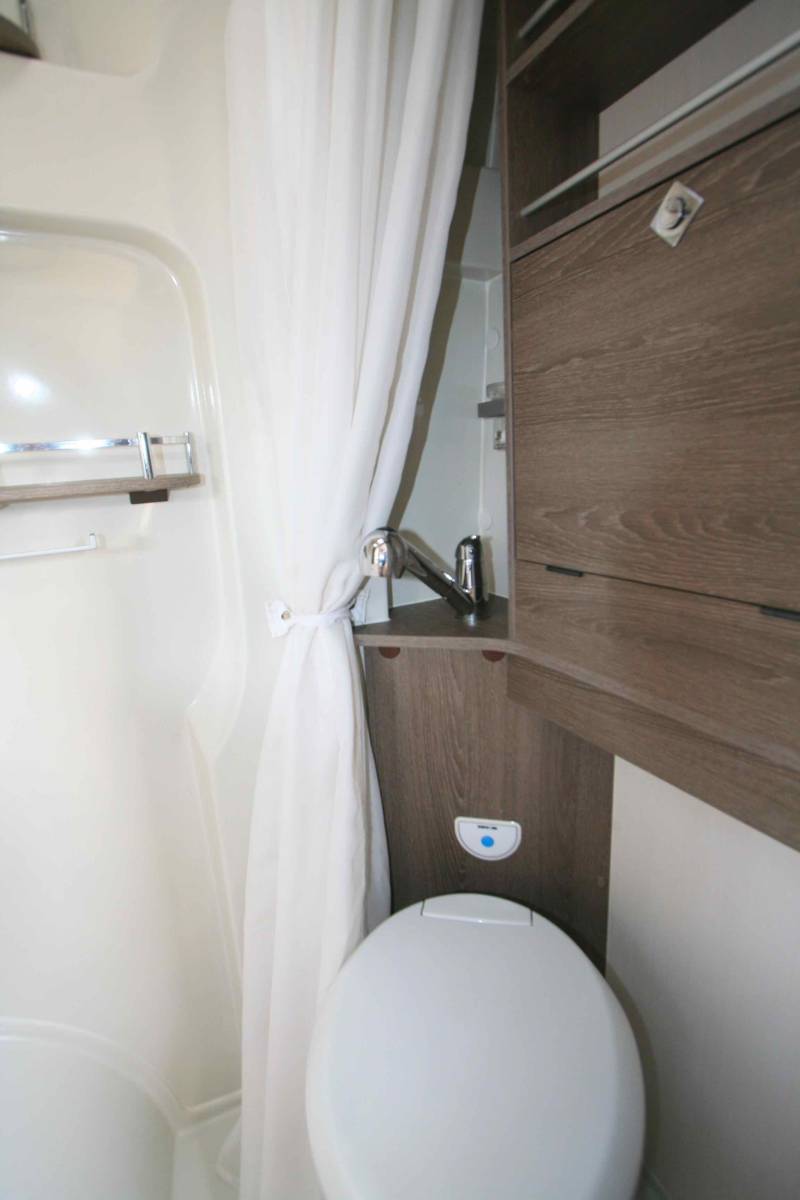 Achat Fourgon d'occasion, 2 places, 3 couchages, moins de 6 m, Ranger 540, chez Vacances et Loisirs à Roques, proche de Toulouse (31)