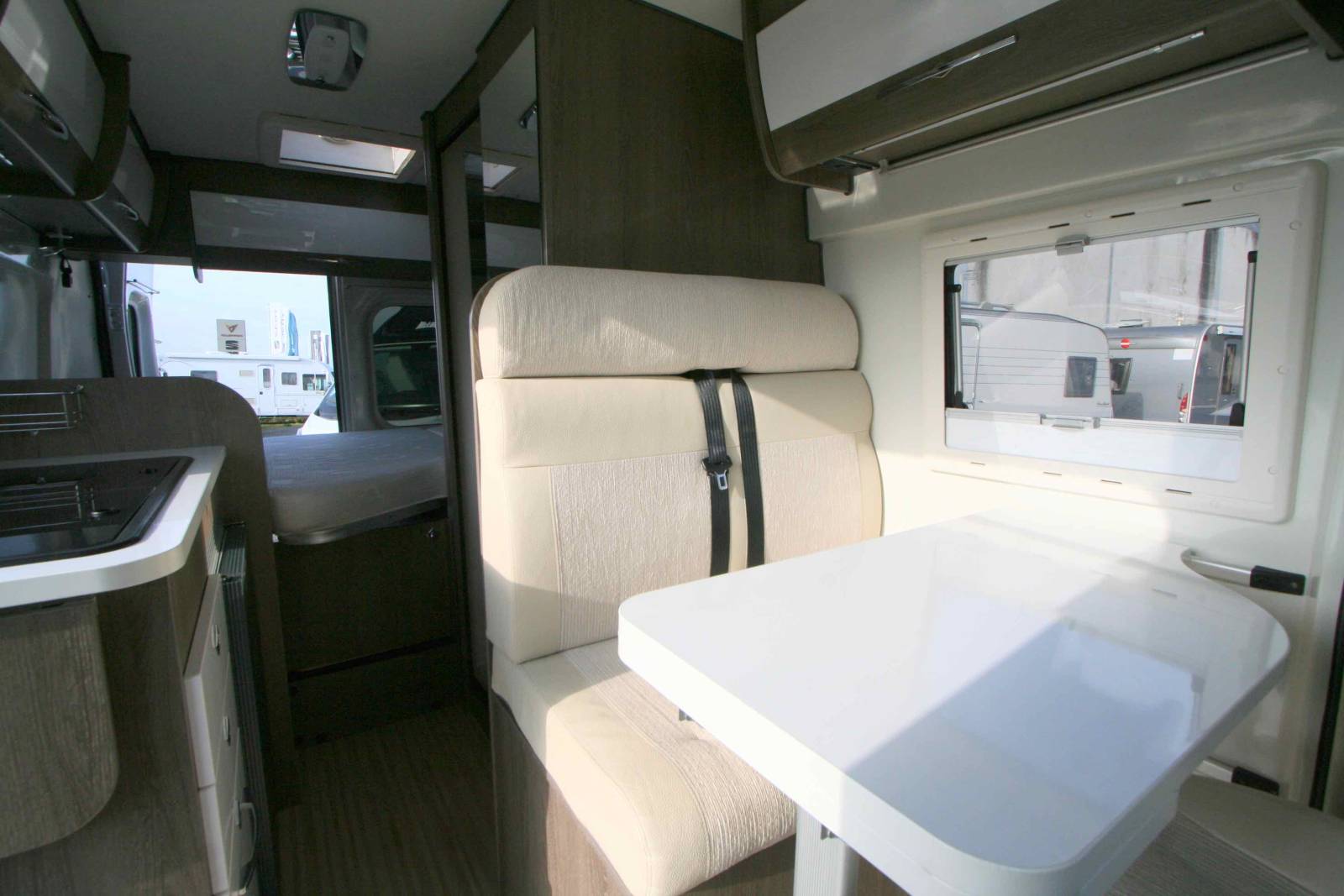 Fourgon d'occasion, 2 places, 3 couchages, moins de 6 m, Ranger 540, chez Vacances et Loisirs à Roques, proche de Toulouse (31)