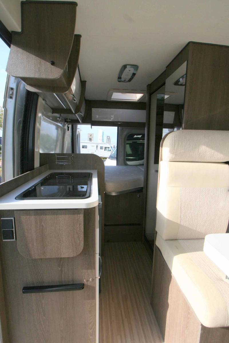 Reprise Fourgon d'occasion, 2 places, 3 couchages, moins de 6 m, Ranger 540, chez Vacances et Loisirs à Roques, proche de Toulouse (31)
