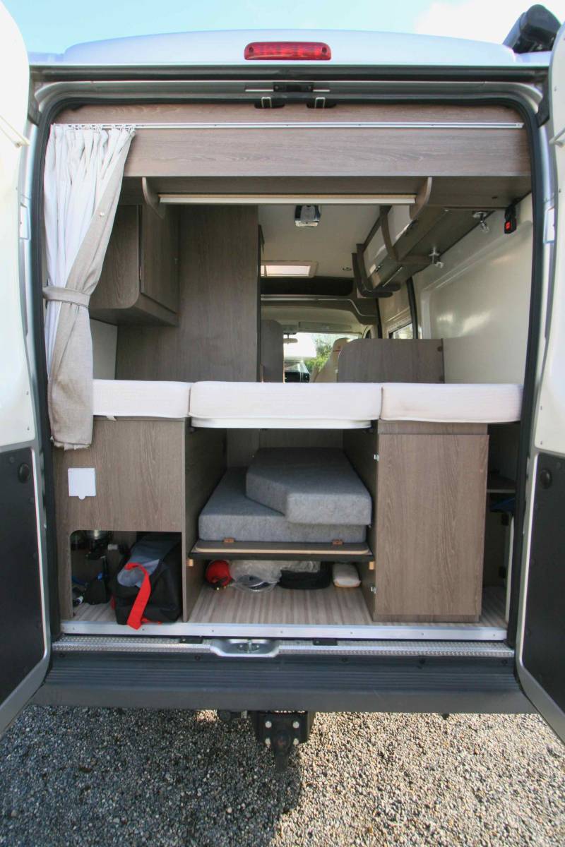 Vend Fourgon d'occasion, 2 places, 3 couchages, moins de 6 m, Ranger 540, chez Vacances et Loisirs à Roques, proche de Toulouse (31)