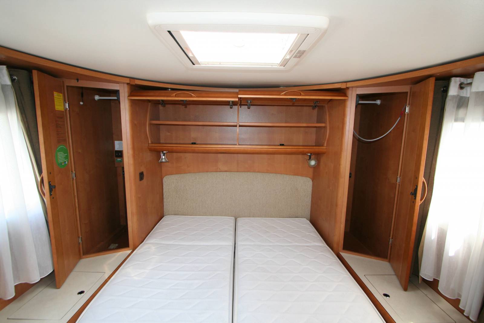 Achat Camping-car profilé d’occasion, lit central, maxi-salon, 4 places, 3 couchages, Rapido Randonneur 7092D, à Roques sur Garonne proche de Toulouse (31)