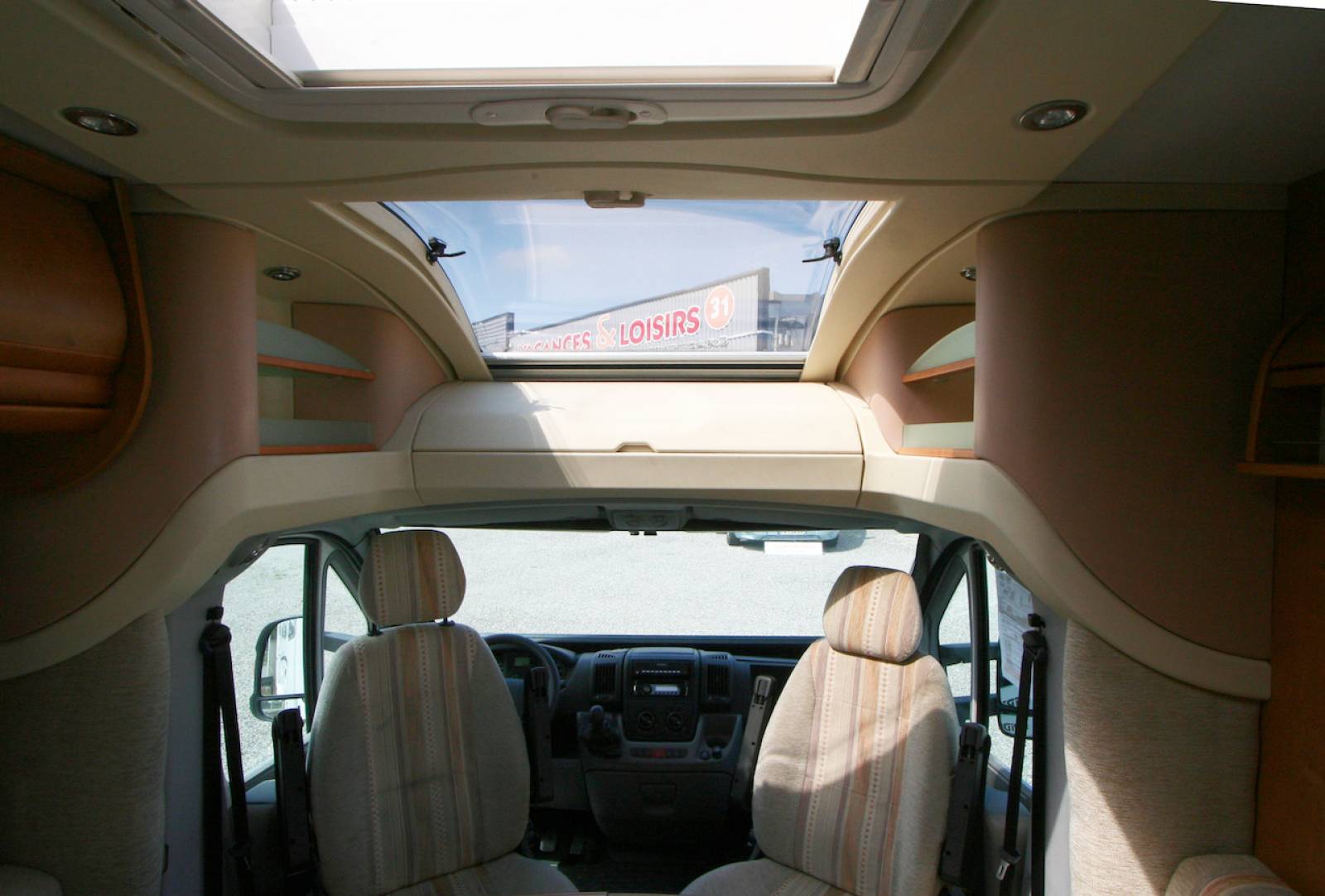 Achat Camping-car profilé d’occasion, lit central, maxi-salon, 4 places, 3 couchages, Rapido Randonneur 7092D, à Roques sur Garonne proche de Toulouse (31)