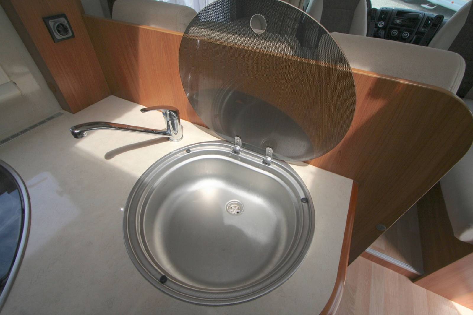 Camping-car Rapido profilé d'occasion, lit central, 4 places,  Rapido 691 FF, à Roques, près de Toulouse Midi-Pyrénées