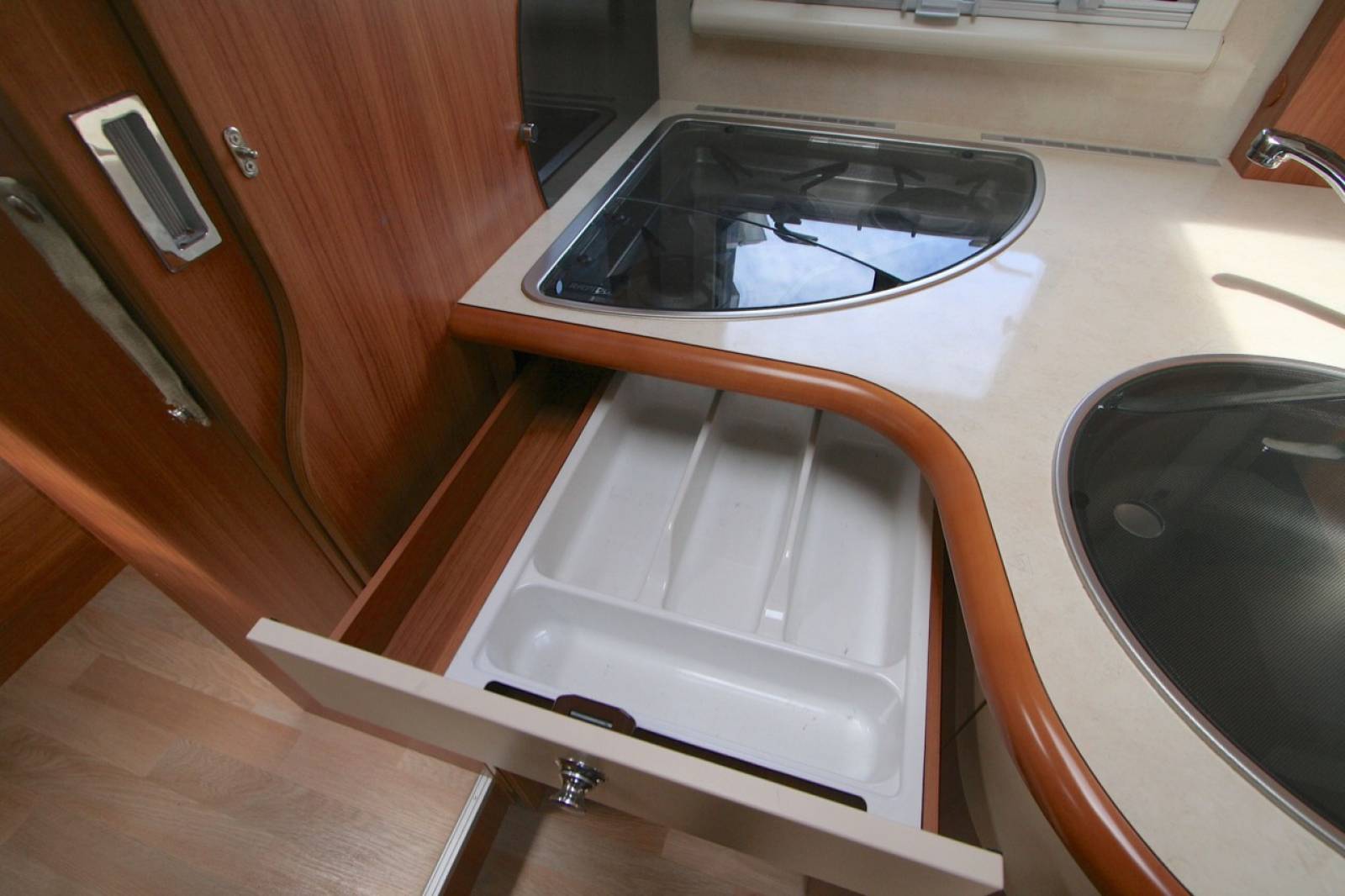 Camping-car Rapido profilé d'occasion, lit central, 4 places,  Rapido 691 FF, à Roques, près de Toulouse Midi-Pyrénées