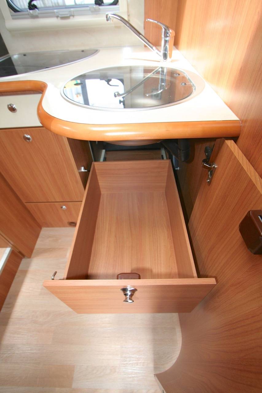 Vend Camping-car Rapido profilé d'occasion, lit central, 4 places,  Rapido 691 FF, à Roques, près de Toulouse Midi-Pyrénées