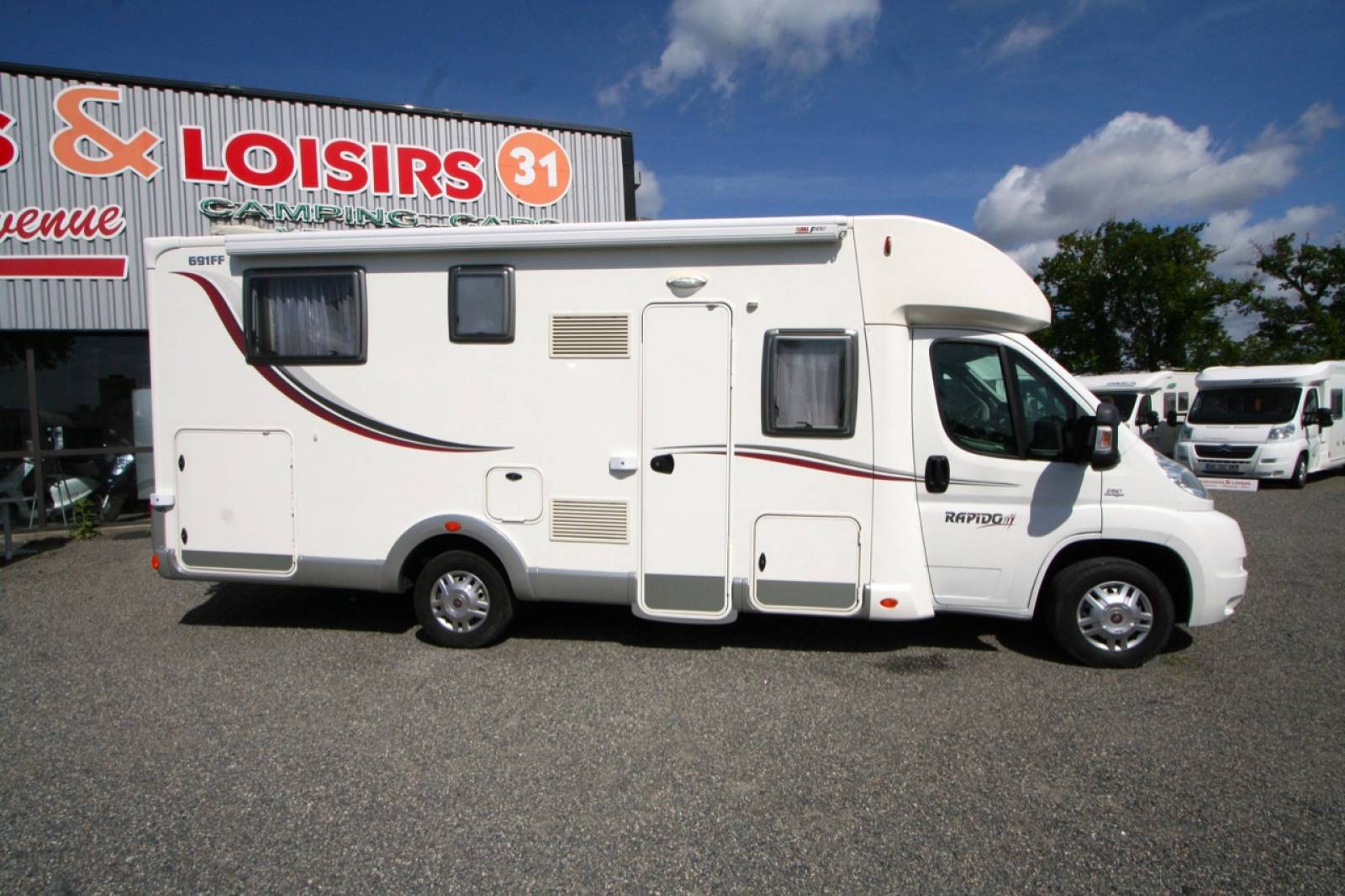 Vend Camping-car Rapido profilé d'occasion, lit central, 4 places,  Rapido 691 FF, à Roques, près de Toulouse Midi-Pyrénées