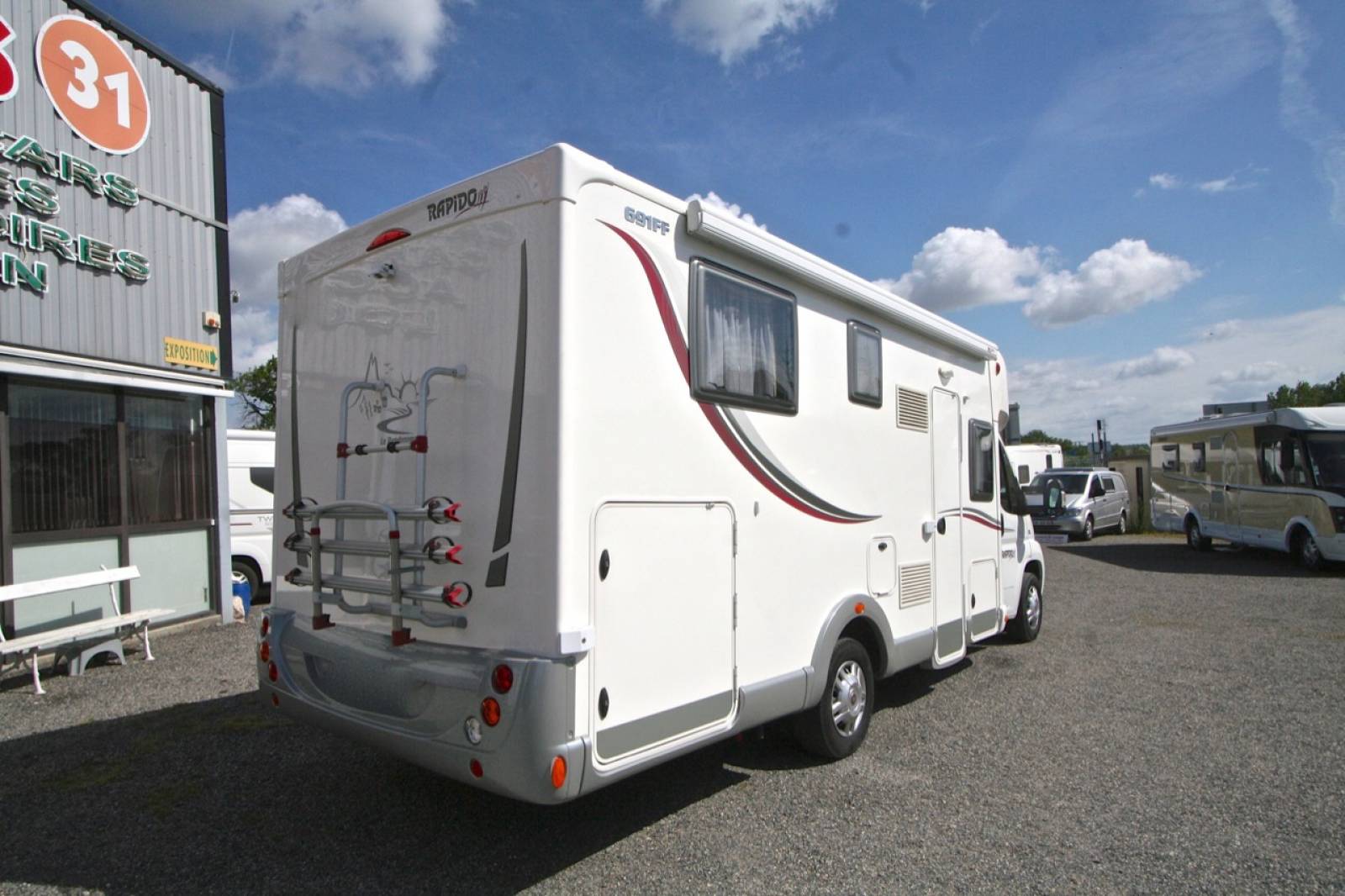 Camping-car Rapido profilé d'occasion, lit central, 4 places,  Rapido 691 FF, à Roques, près de Toulouse Midi-Pyrénées