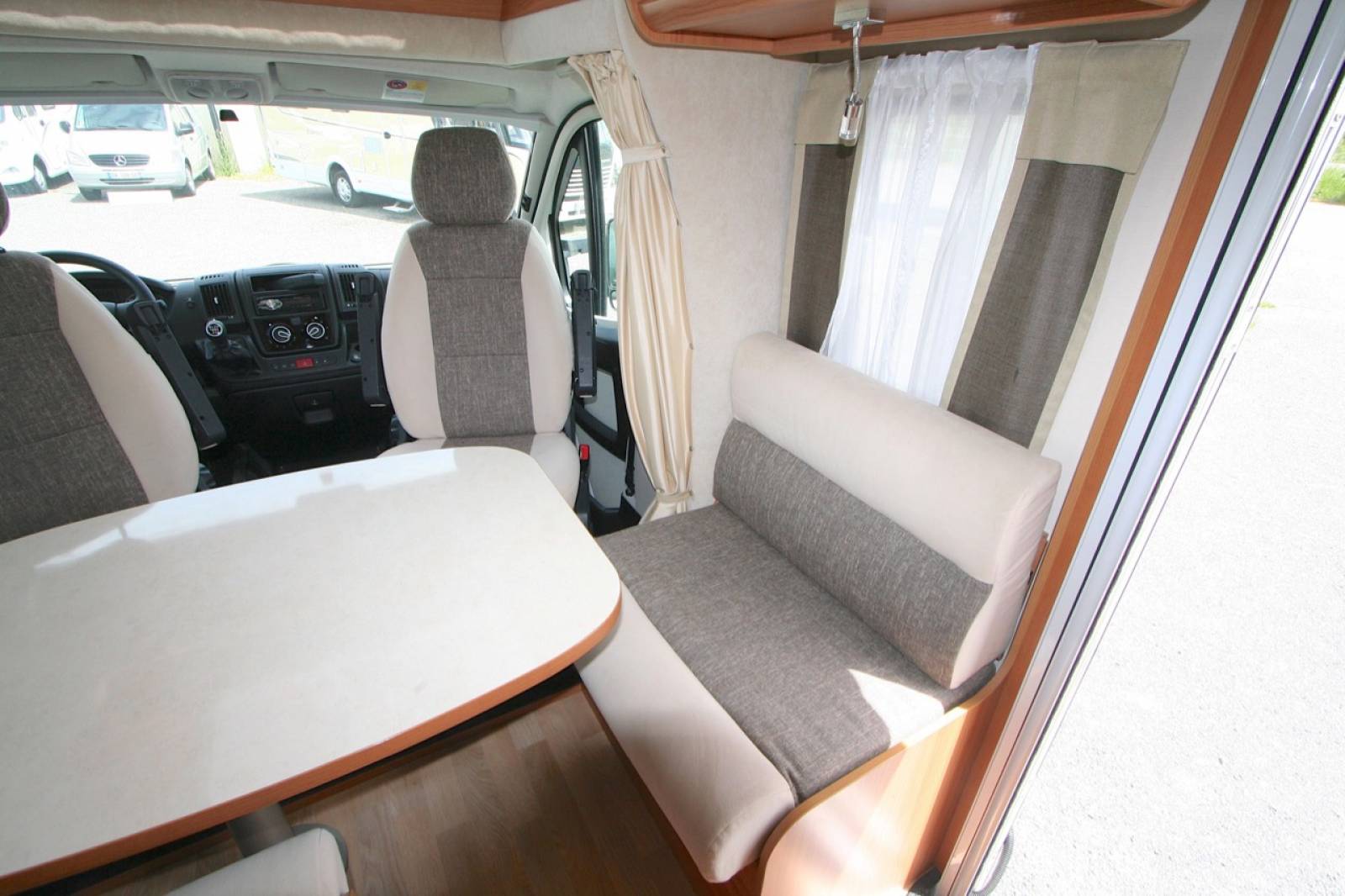 Achat Camping-car Rapido profilé d'occasion, lit central, 4 places,  Rapido 691 FF, à Roques, près de Toulouse Midi-Pyrénées