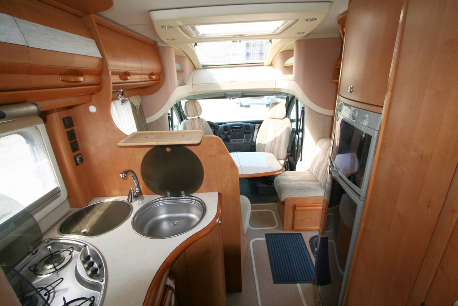 Vente Camping-car profilé d’occasion, lit central, maxi-salon, 4 places, 3 couchages, Rapido Randonneur 7092D, à Roques sur Garonne proche de Toulouse (31)