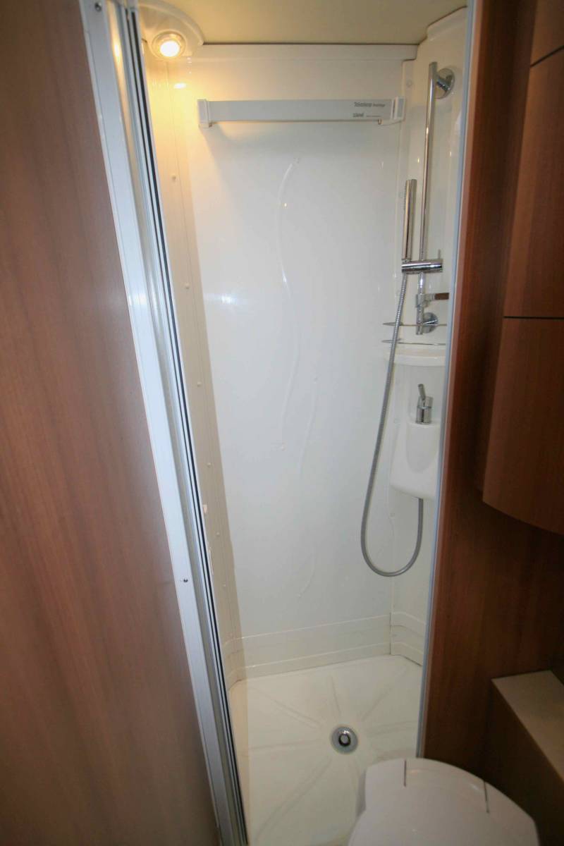 Camping-car occasion profilé, lit à la française, lit de pavillon, salon face à face, moins de 7m, Rapido 776 FF, à Roques proche de Toulouse (31)