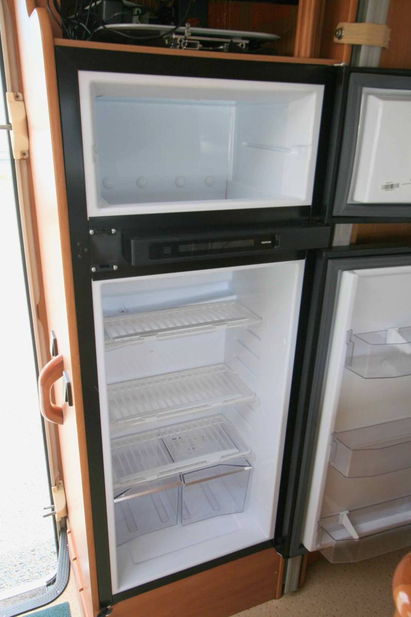 vend Camping-car Profilé Occasion, lit à la française, salon face à face, 4 couchages, Rapido 788C, à Roques proche de Toulouse (31)