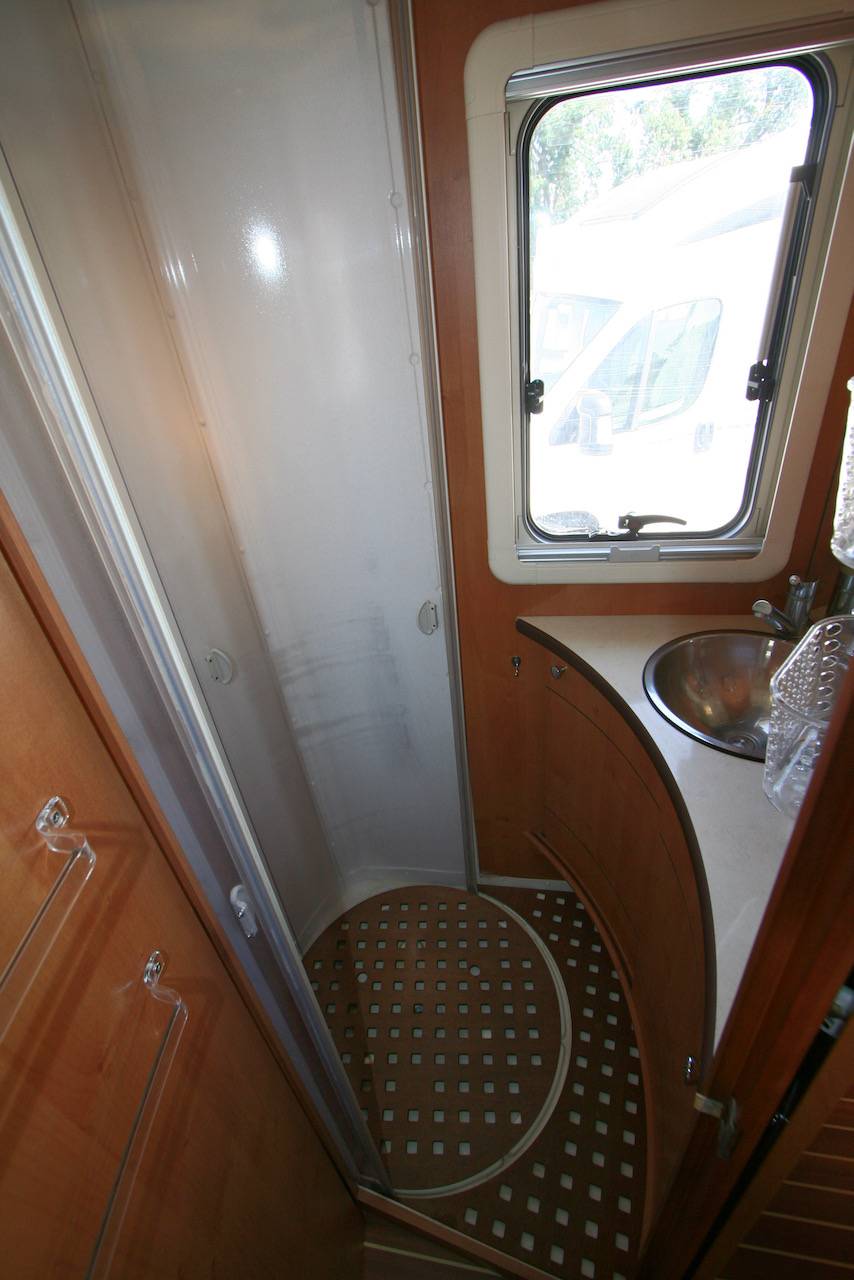 Camping-car profilé d’occasion, lit central, maxi-salon, 4 places, 3 couchages, Rapido Randonneur 7092D, à Roques sur Garonne proche de Toulouse (31)