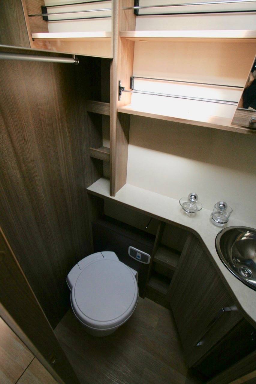 Vente Camping-car intégral d'occasion, moins de 7 m, lit central, Rapido 880 F, à Roques, proche Toulouse