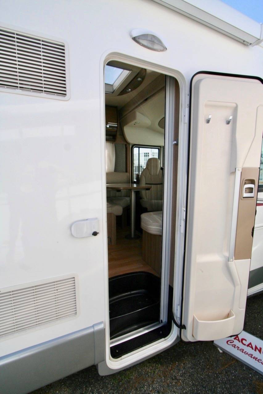 Vente Camping-car intégral d'occasion, moins de 7 m, lit central, Rapido 880 F, à Roques, proche Toulouse