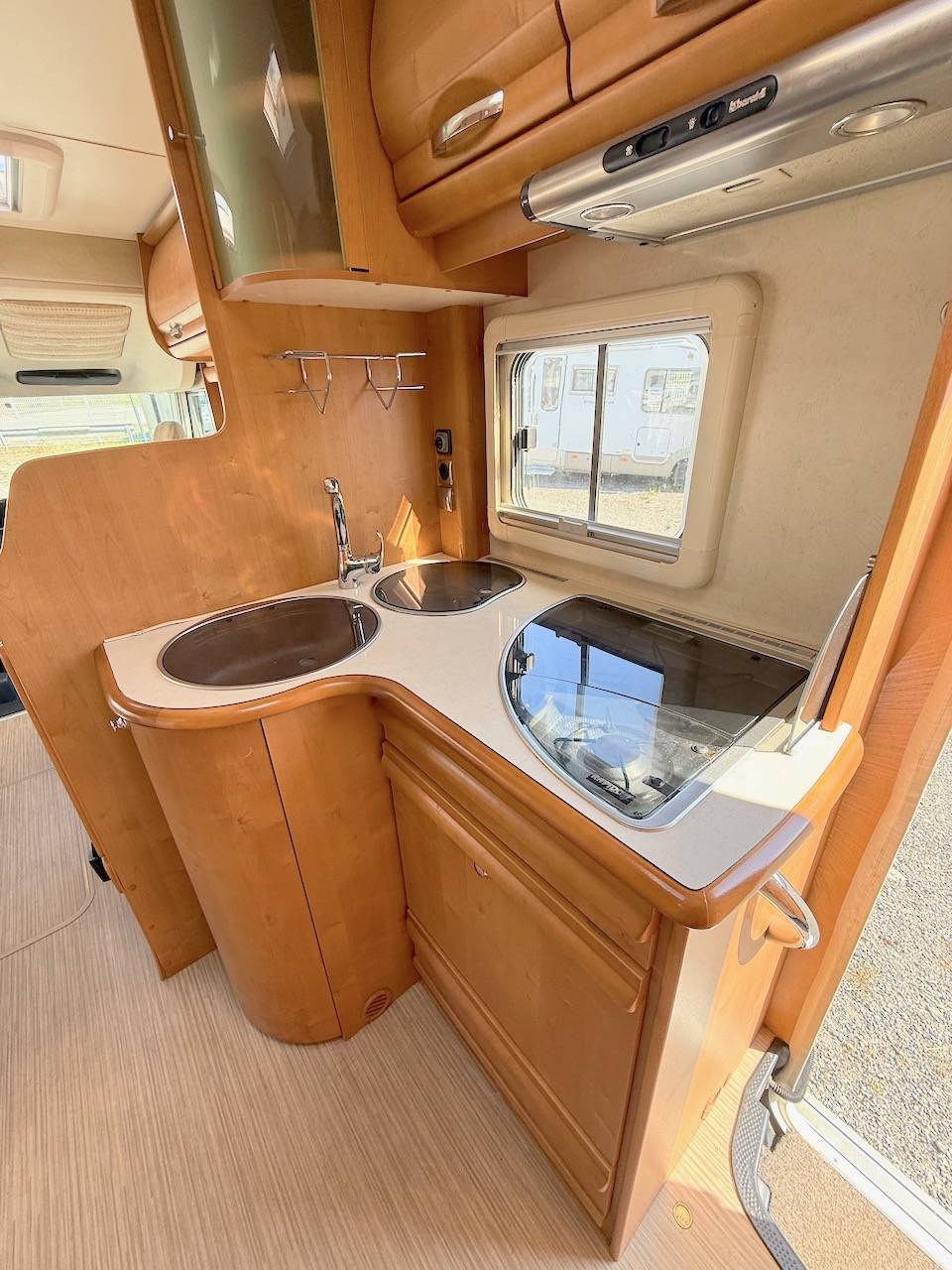 Camping-car occasion intégral, maxi-salon, moins de 7 m, Rapido 9048 DF, à Roques proche de Toulouse (31)