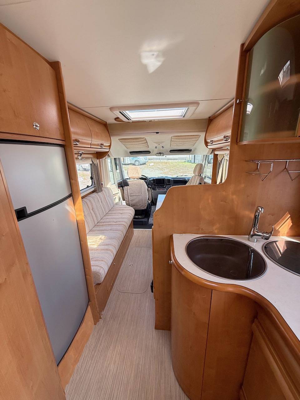 Camping-car occasion intégral, maxi-salon, moins de 7 m, Rapido 9048 DF, à Roques proche de Toulouse (31)