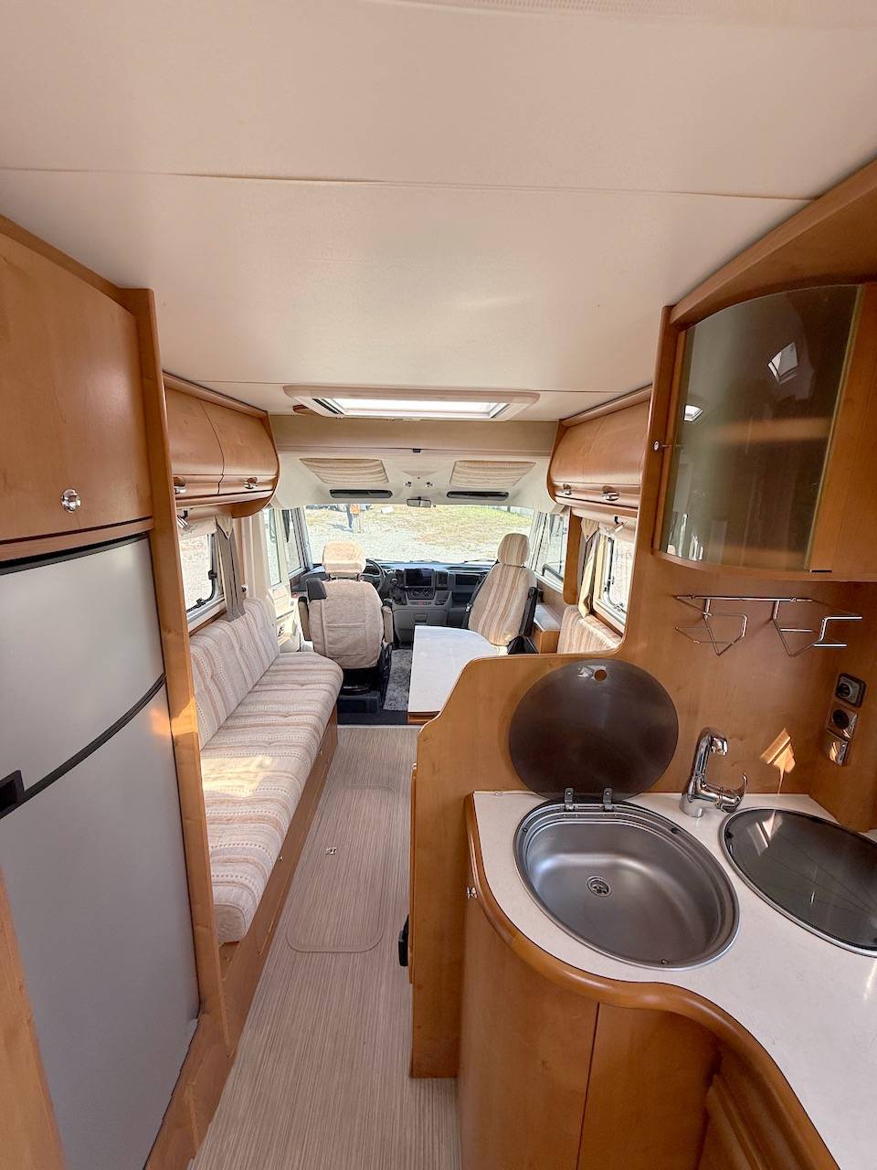 Camping-car occasion intégral, maxi-salon, moins de 7 m, Rapido 9048 DF, à Roques proche de Toulouse (31)