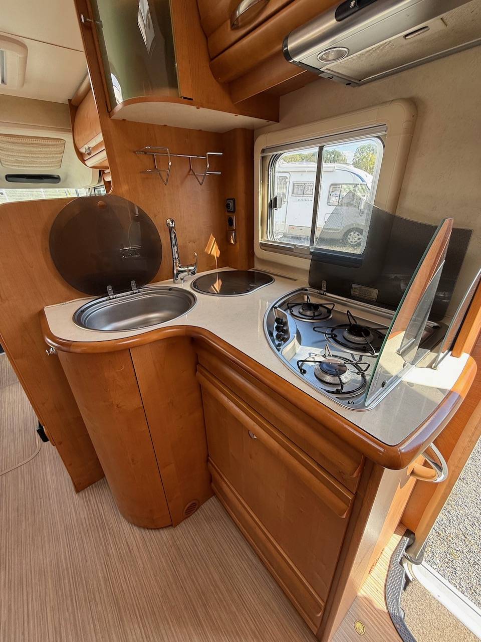 Camping-car occasion intégral, maxi-salon, moins de 7 m, Rapido 9048 DF, à Roques proche de Toulouse (31)