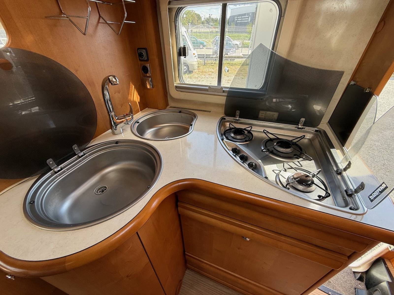 Camping-car occasion intégral, maxi-salon, moins de 7 m, Rapido 9048 DF, à Roques proche de Toulouse (31)