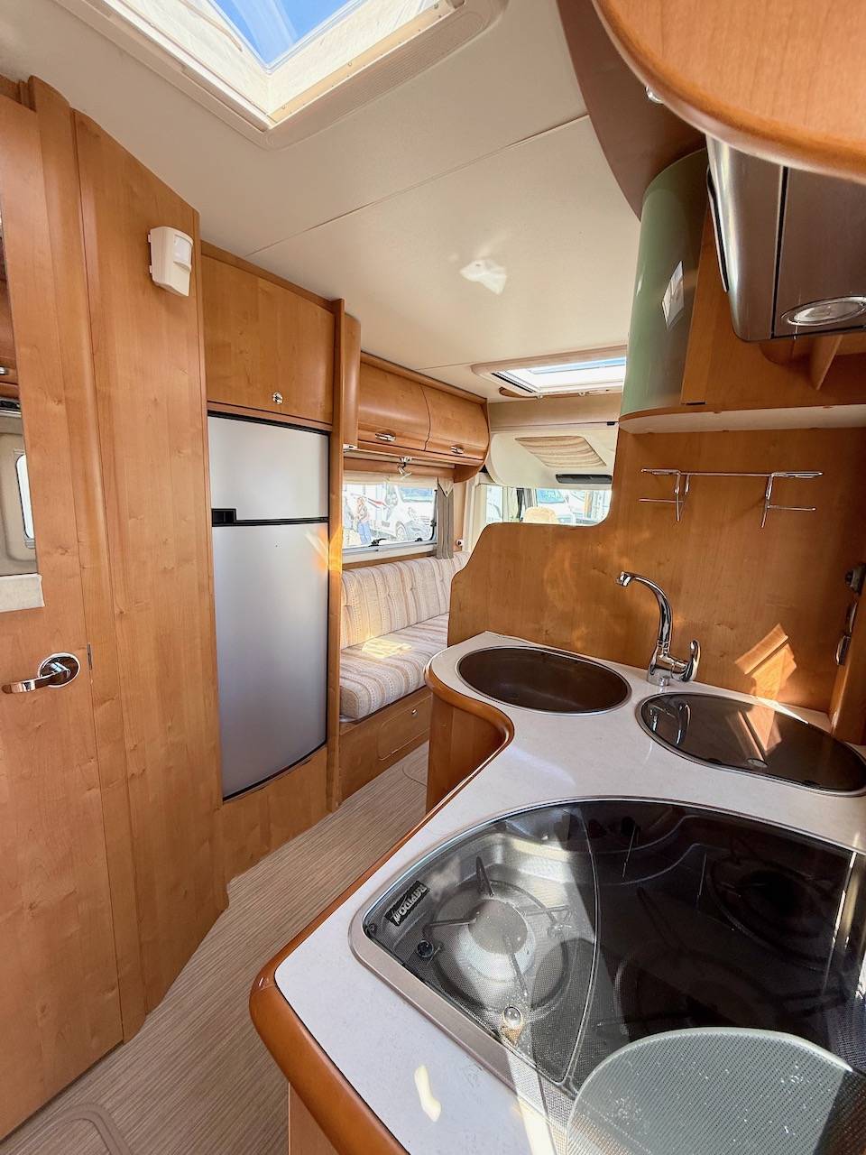 Camping-car occasion intégral, maxi-salon, moins de 7 m, Rapido 9048 DF, à Roques proche de Toulouse (31)