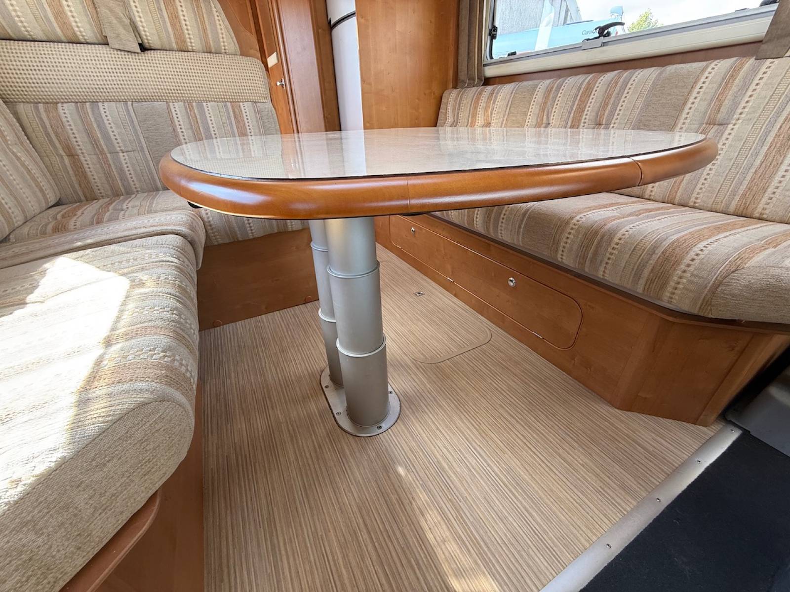 Camping-car occasion intégral, maxi-salon, moins de 7 m, Rapido 9048 DF, à Roques proche de Toulouse (31)