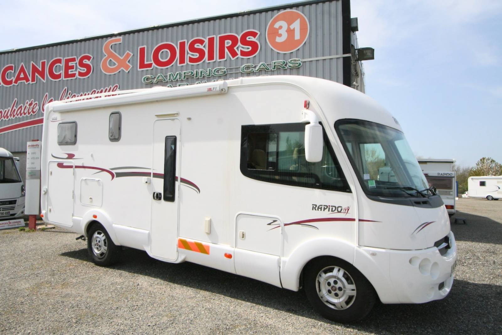 Camping-car intégral occasion, poids lourd, lit jumeaux, 3,0L, boîte auto, Rapido 966F, à Roques proche Toulouse (31)