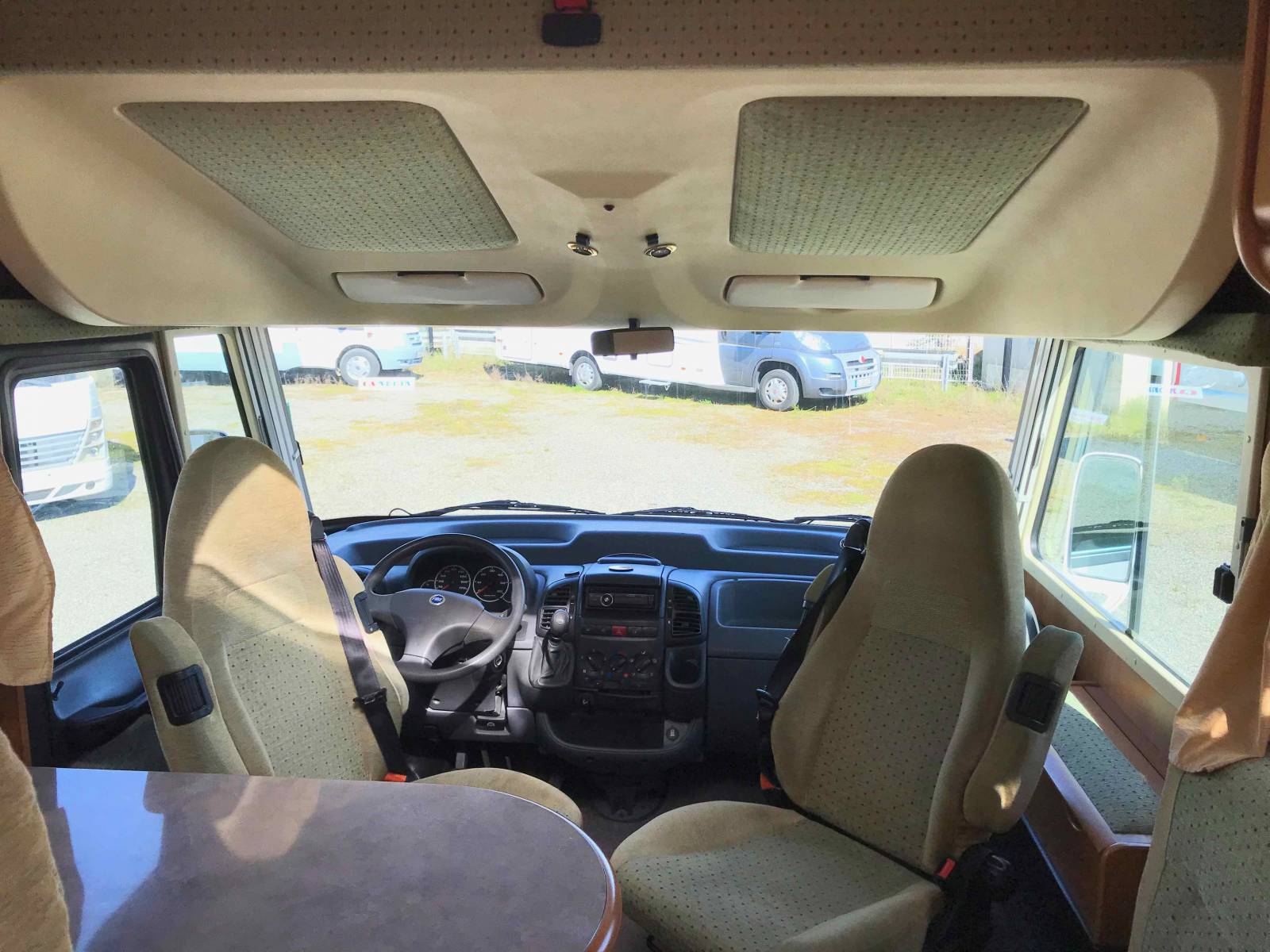 Vend Camping-car intégral occasion, moins de 7m, lit à la française, Rapido 985F, à Roques proche de Toulouse (31)