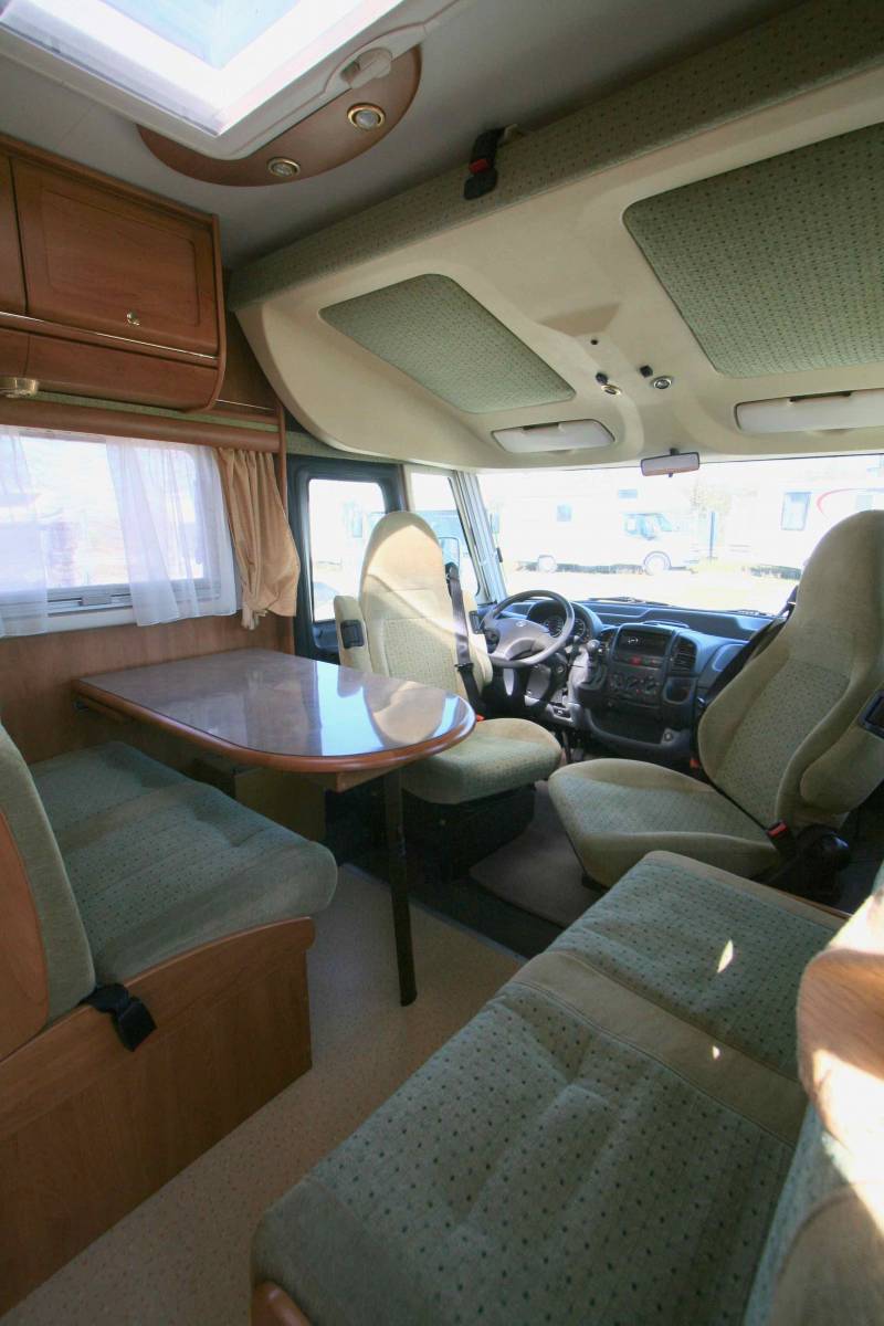 Camping-car intégral occasion, moins de 7m, lit à la française, Rapido 985F, à Roques proche de Toulouse (31)