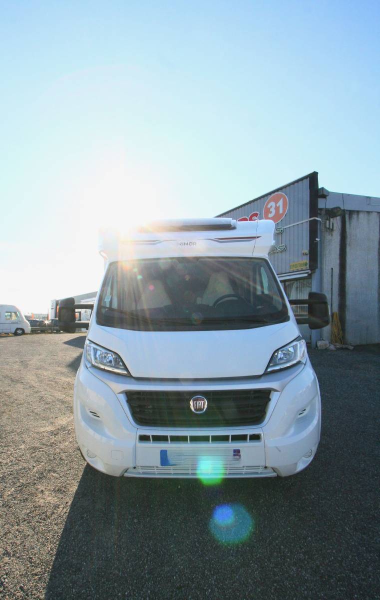 Vend Camping-car profilé occasion, 5 places, 5 couchages, Rimor skyview 69 plus, à Roques proche de Toulouse (31)