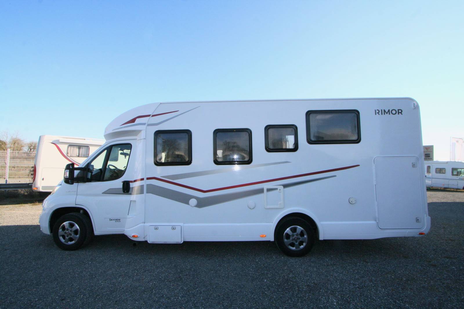 Achat Camping-car profilé occasion, 5 places, 5 couchages, Rimor skyview 69 plus, à Roques proche de Toulouse (31)