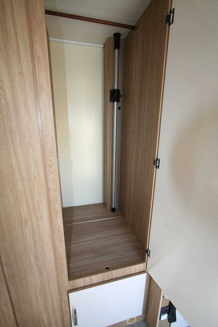 Vend Camping-car occasion capucine, 7 places carte grise, 7 couchages, Rimor Seal 9 à Roques proche Toulouse (31)