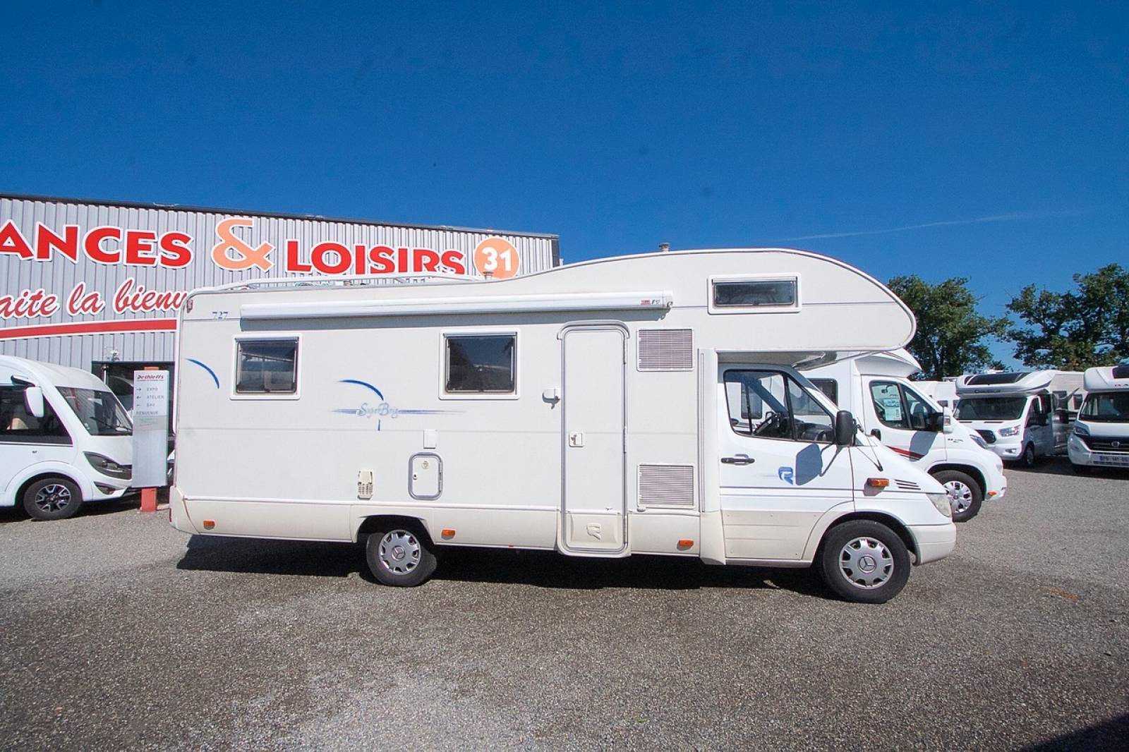 Achat Camping-car capucine occasion, 5 places, Mercedes, boite auto, Rimor Super Brig 727, à Roques, proche de Toulouse (31)