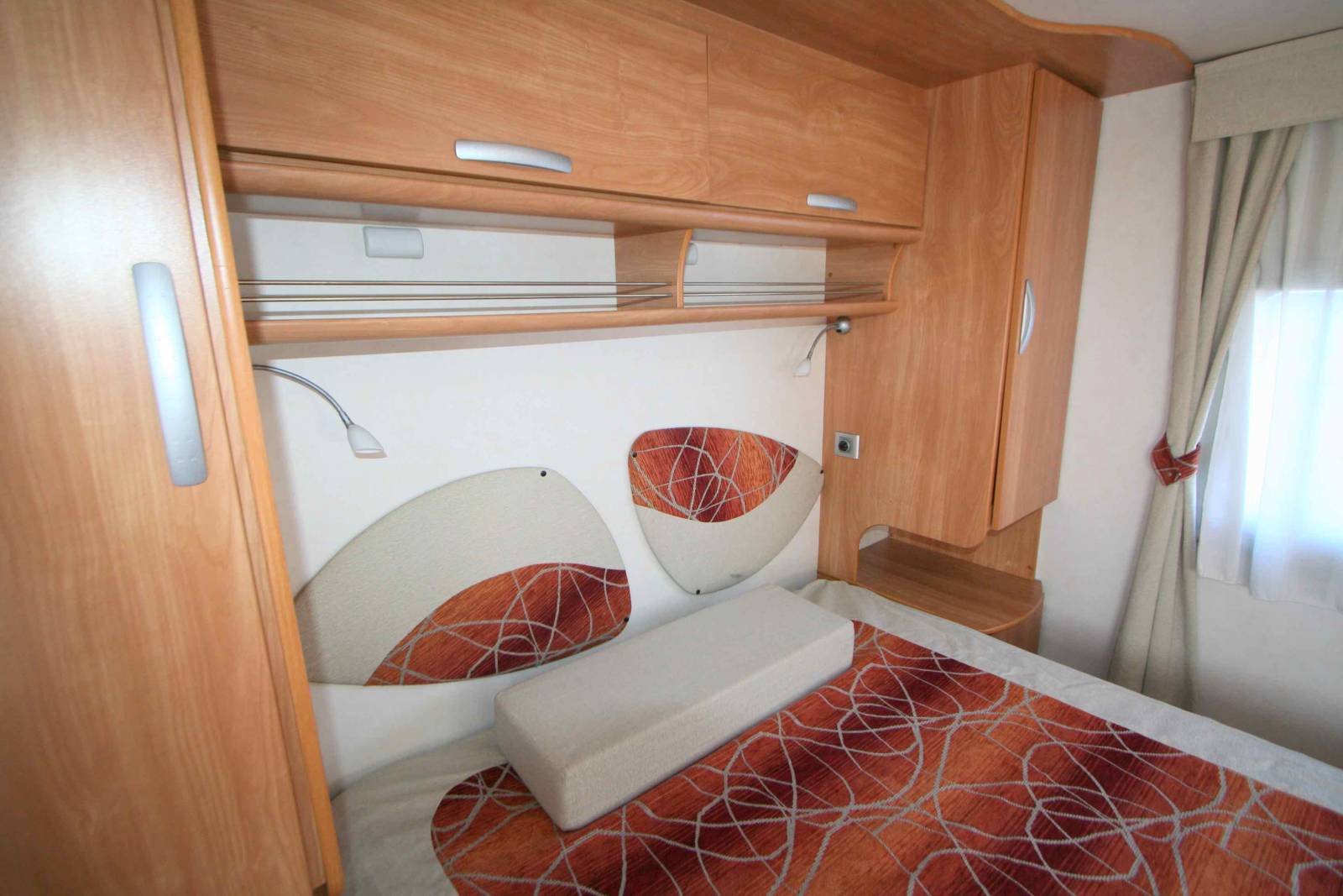 Vend Camping-car profilé d’occasion, lit central, 3 couchages, Rimor Katamarano 69P, à Roques proche de Toulouse (31)