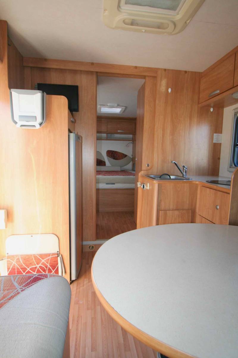 Camping-car profilé d’occasion, lit central, 3 couchages, Rimor Katamarano 69P, à Roques proche de Toulouse (31)