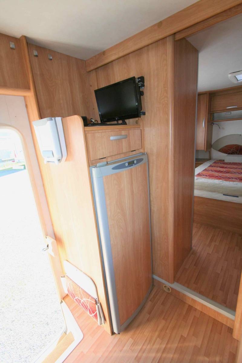 Camping-car profilé d’occasion, lit central, 3 couchages, Rimor Katamarano 69P, à Roques proche de Toulouse (31)